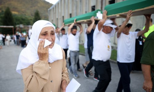 Tužna obljetnica u Srebrenici: Pokopani posmrtni ostaci 14 žrtava genocida