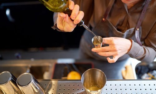 Sedam turista hospitalizirano zbog sumnje na trovanje alkoholom