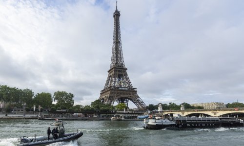 Hrabar potez francuske ministrice; zaplivala u Seini kao dokaz svima