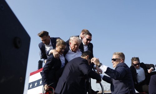 Amerika se vraća u 60-e: Kako se čovjek s puškom tolike snage mogao toliko približiti bivšem predsjedniku?