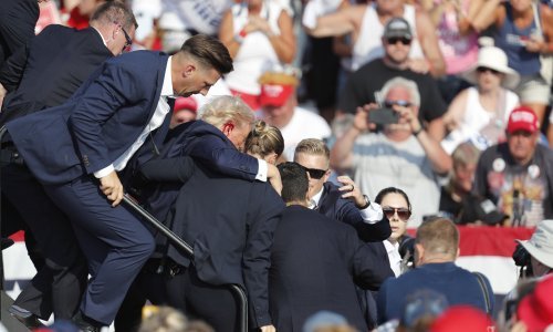 Trump: Metak mi je probio gornji dio uha, bilo je puno krvi!