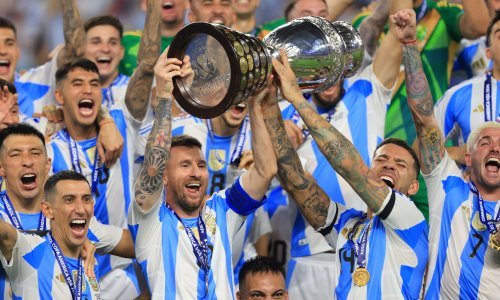 Argentina i Messi osvojili Copu i ispisali povijest, a svi govore o kaosu i kašnjenju