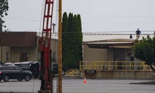 Na društvenim mrežama širi se nova snimka: Trumpov atentator snimljen prije napada