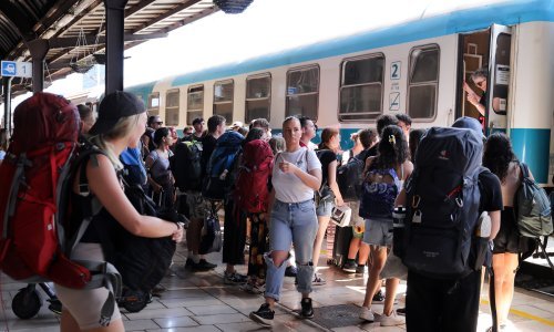 Većina mladih ne želi biti u Hrvatskoj: 'Poslovi su nikakvi, plaće slabe, a stanovi skupi'