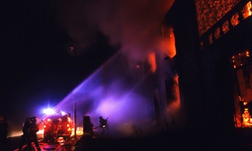 Sedam mrtvih u požaru u zgradi u Nici