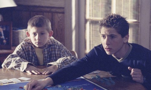 Sjećate li se nestašnog Deweyja iz 'Malcolma u sredini'? Kao da je u zemlju propao