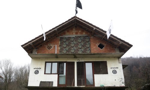 SIPA upala u Gornju Maoču: Ovdje nema zastava IS-a