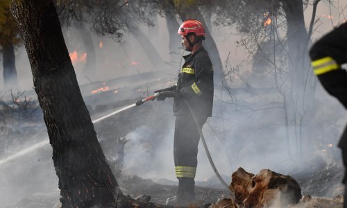 Požar kod Trogira pod kontrolom ali još nije ugašen
