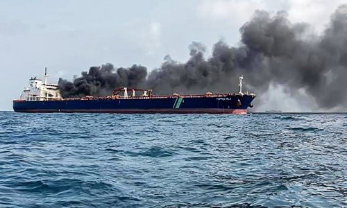 Naftni tankeri se zapalili nakon sudara, strahuje se od ekološke katastrofe