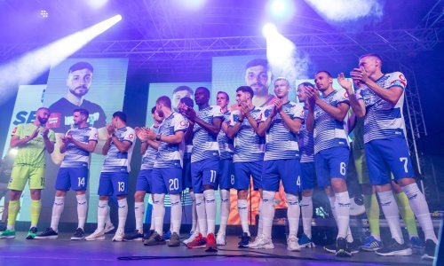 Osijek pred više od 2000 navijača predstavio dresove za novu sezonu