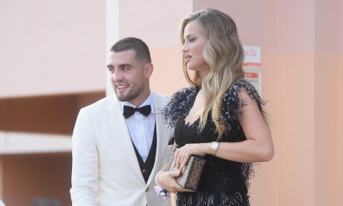U iščekivanju prinove: Evo kako Mateo Kovačić uživa na Jadranu sa suprugom Izabel