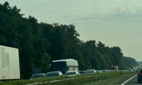 Velike gužve prema moru, nesreća na autocesti A1, vozi se u koloni