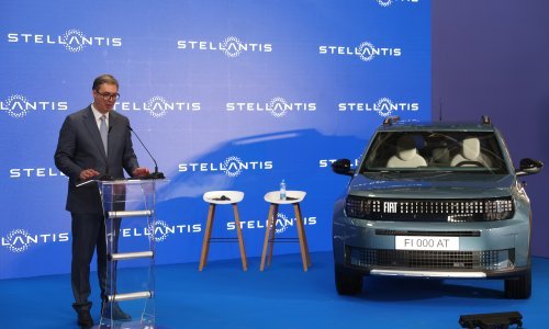 Vučić: Srbija će jedina na Balkanu serijski proizvoditi električne automobile