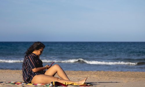 Nosite mobitel na plažu? Pogledajte kako ga zaštititi