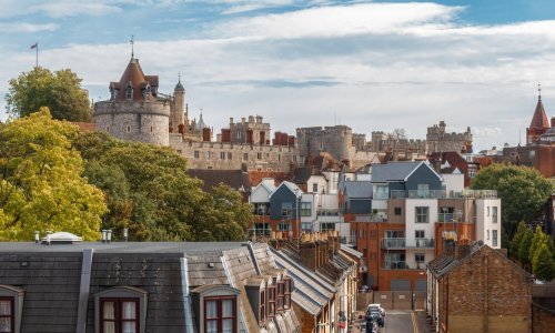 Na dvorcu Windsor solarne ploče, kraljevski Bentleyi prebacuju se na biogorivo