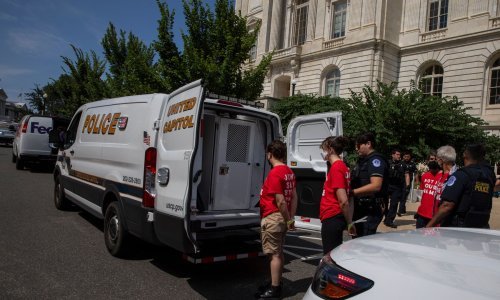 Uhićeni židovski aktivisti koji su u američkom Kongresu prosvjedovali protiv rata