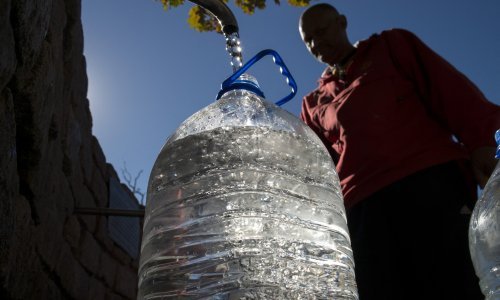 Sve češće presušuju slavine, previše pitke vode nestaje u WC-ima: Ovi gradovi nude rješenja