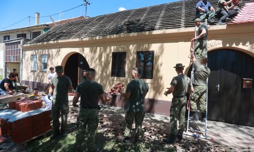 Tijekom obnove pao s krova i teže se ozlijedio