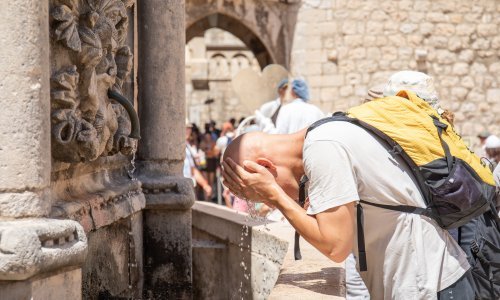 Pred nama je vruć vikend, no sljedeći tjedan stiže i kratko osvježenje
