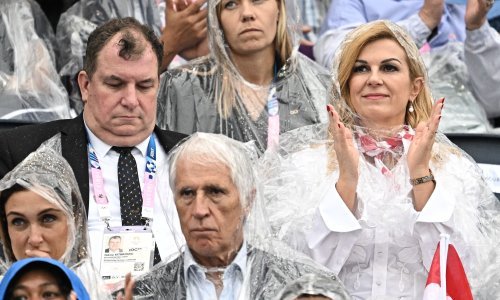 Kolinda snimila novi selfie - uz Jakova na fotki se našao i dobro nam znani domaći par