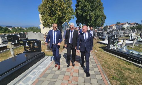 Grlić Radman s Čovićem u Bugojnu: Ovdje pokušavaju zatrti hrvatski identitet