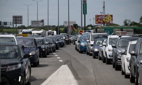 Između Zagreba i Bosiljeva vožnja u kolonama uz zastoje, kod Lučkog kolona 12 km