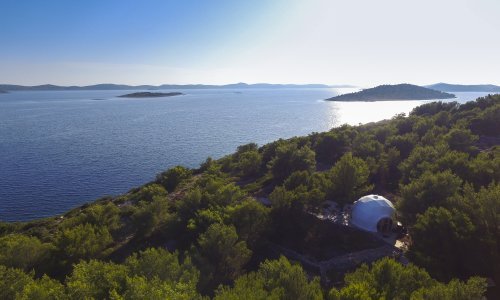 Pogledajte prvu glamping kupolu na otoku Mišjaku
