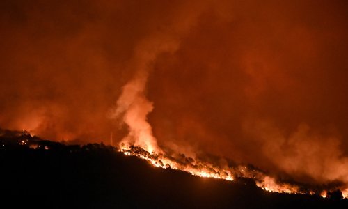 Dramatične fotografije iz Tučepa: Ovako je sinoć izgledala vatrena fronta