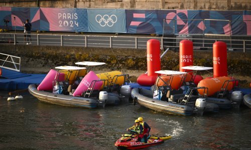 Triatlonke i triatlonci napokon dočekali manje bakterija u Seini
