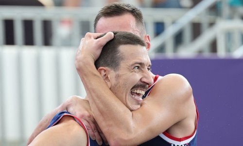 Bacio loptu iz očaja i zabio nemoguće; srpski basketaši slavili u zadnjoj sekundi