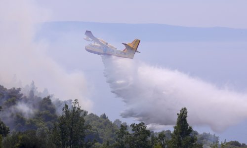 Svi požari pod kontrolom, nastavlja se sanacija požarišta