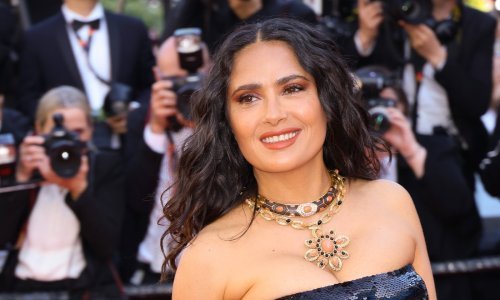Opet je 'užarila' Instagram: Salma Hayek otvorila kolovoz u bikini izdanju