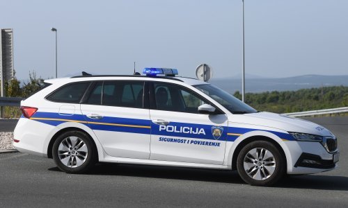 Poginuo vozač kombija, policija traži svjedoke nesreće na autocesti
