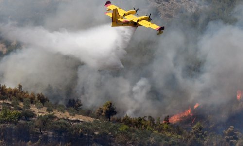 Planuli požari na Pagu i kod Vodica, u akciji kanaderi