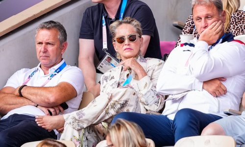 Bosonoga navijala s tribina: Legendarna Sharon Stone dočekala pobjedu Novaka Đokovića