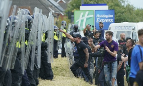 Otkriveno tko stoji iza nereda u Britaniji: Vlada iznijela plan kako ih zaustaviti