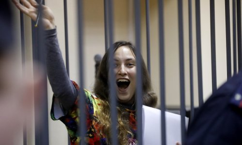 Ruska umjetnica koja je prkosila Putinu izvukla se u razmjeni, a pazite zašto je strpana u zatvor