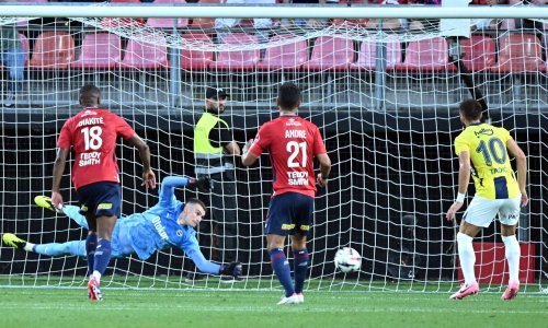 Dominik Livaković primio gol u 91. minuti, Fenerbahče izgubio u gostima kod Lillea