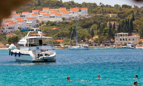 Šolta je prava Dalmacija u malom, pruža odmor za dušu i tijelo