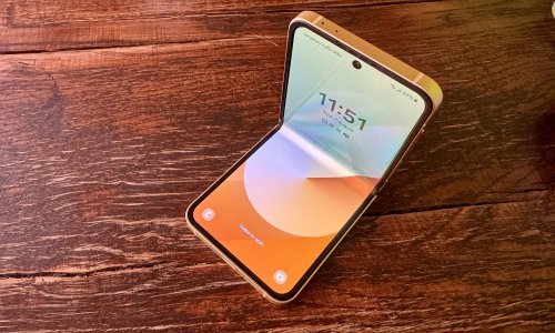 Oprezna nadogradnja uz dašak AI-ja: Testirali smo Samsung Galaxy Z Flip6