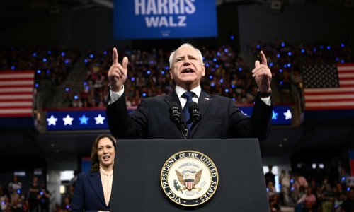 Teški liberal, veteran i lovac kojeg Trump ne može smisliti: Tko je Tim Walz, Kamalin čovjek broj dva