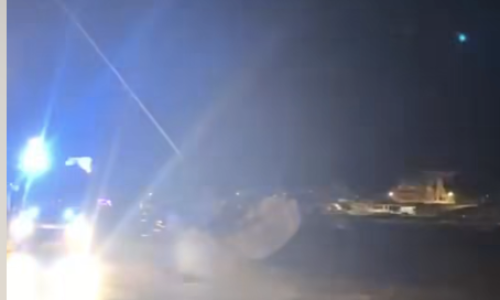 Vjetar u Zadru nosio sve pred sobom: Jedrilica s 10 ljudi izbačena na obalu