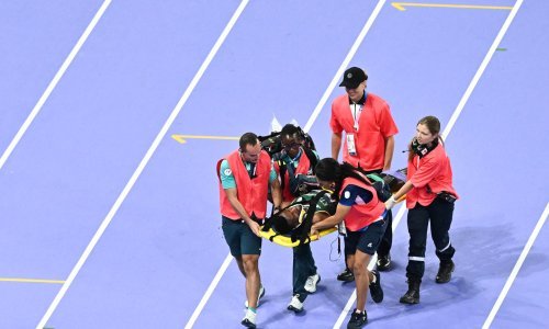 Pogledajte stravičan pad svjetskog rekordera; odveli su ga na nosilima u bolnicu!