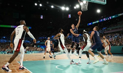 Srbija bila na korak do najveće senzacije; Curry i James spasili SAD od sramote