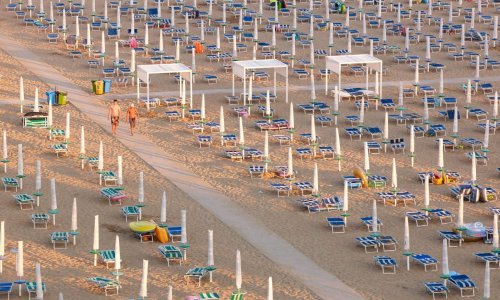 Talijanski koncesionari ne žele konkurenciju na plažama: Zatvorili suncobrane