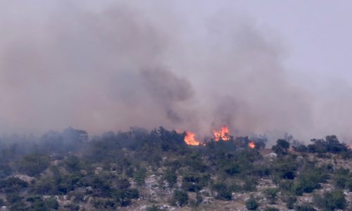 Dva nova požara kod Dugopolja, na terenu vatrogasci i dva kanadera