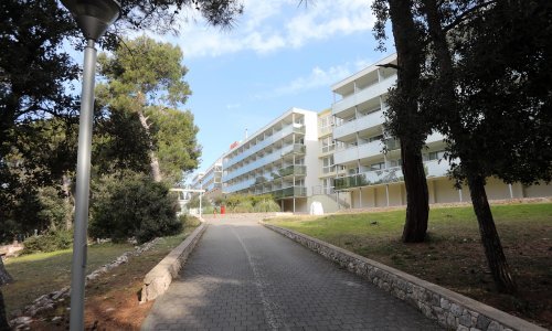 Širi se zaraza u lošinjskom hotelu. Oko 30 djece na hitnoj