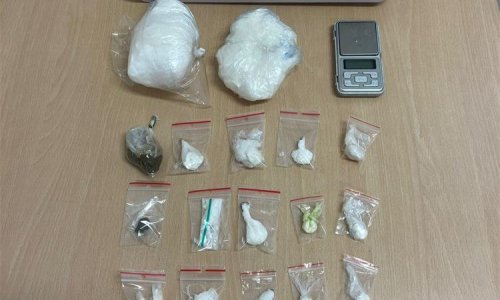 Policajci uočili sumnjivog mladića pa ga zaustavili. Nakon potjere pronašli hrpu droge