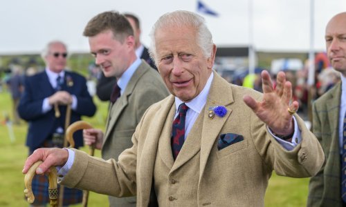 Kralj Charles III organizirao bitan obiteljski sastanak; Harry i Meghan nepozvani