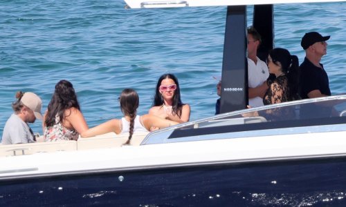 Bezos i Lauren na superjahtu ukrcali holivudsku ekipu pa zaplovili do Sardinije